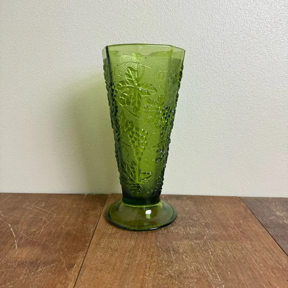 Vintage Anchor Hocking Avocado‎ Green Grape Pattern Embossed Flower Vase